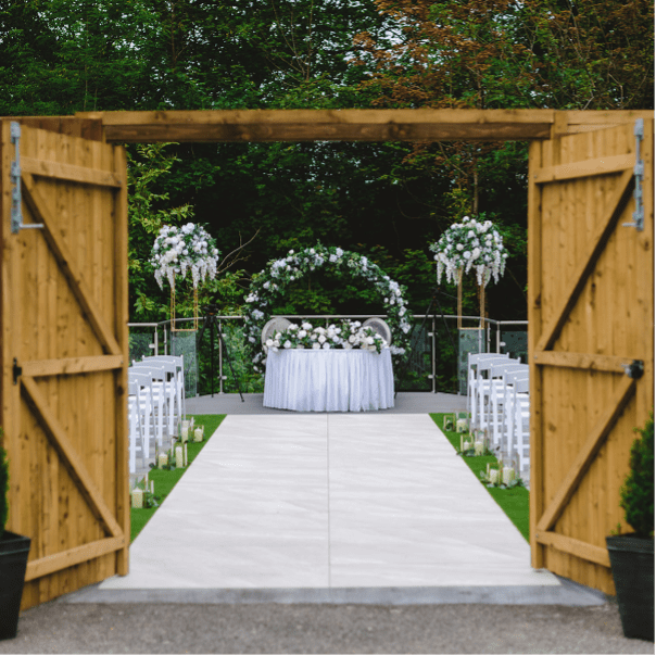 Outdoor wedding - the Secret Garden